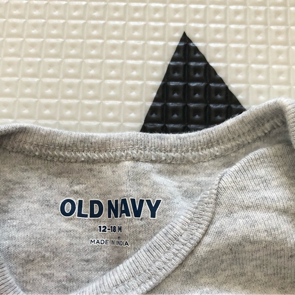 Old Navy|Mixed brand baby girl outfit,gray long sleeve bodysuit HEART print••• - Picture 5 of 5